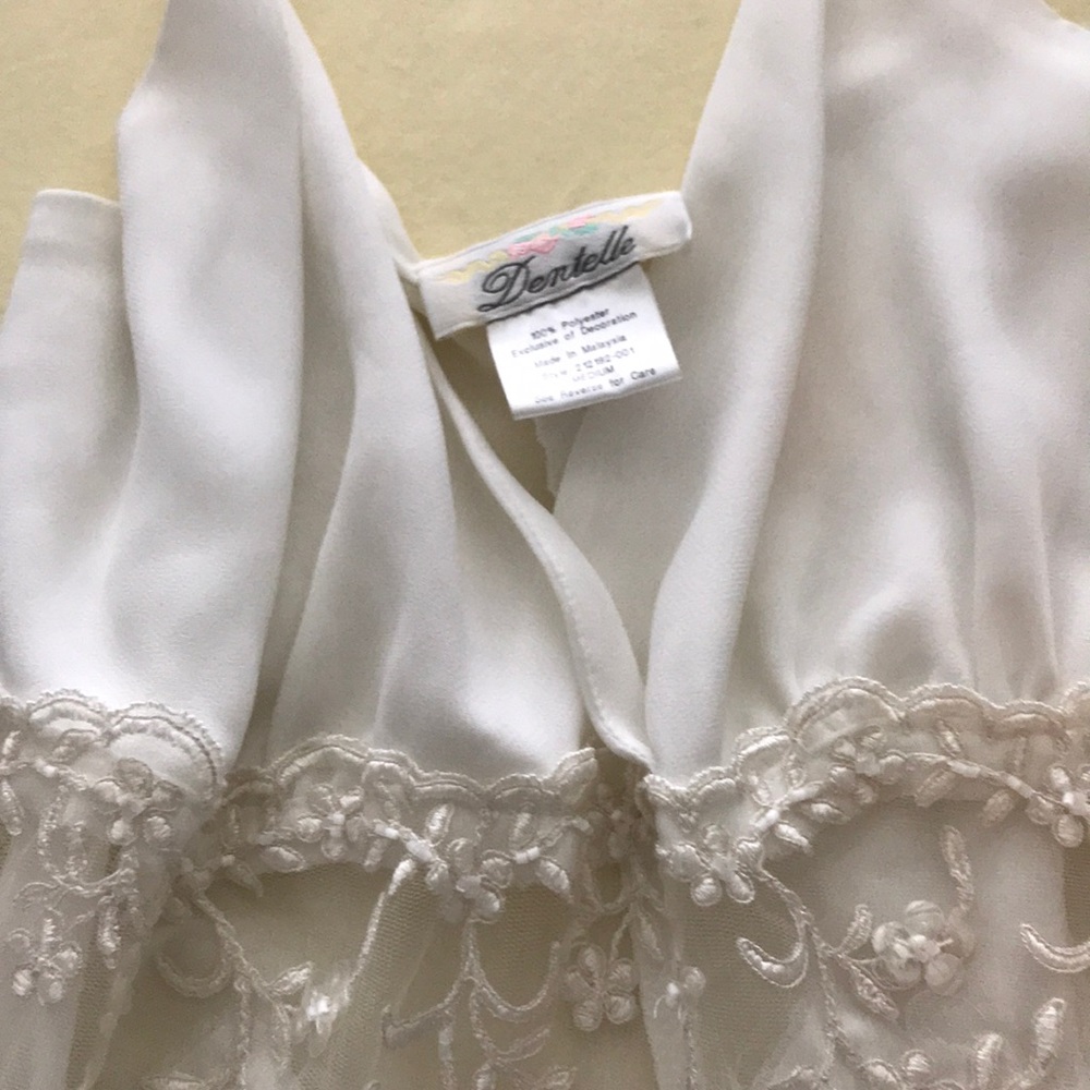 Lingerie - Picture 3 of 3